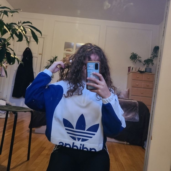 Adidas Original Quarter Zip Sweatshirt - Picture 3 of 6
